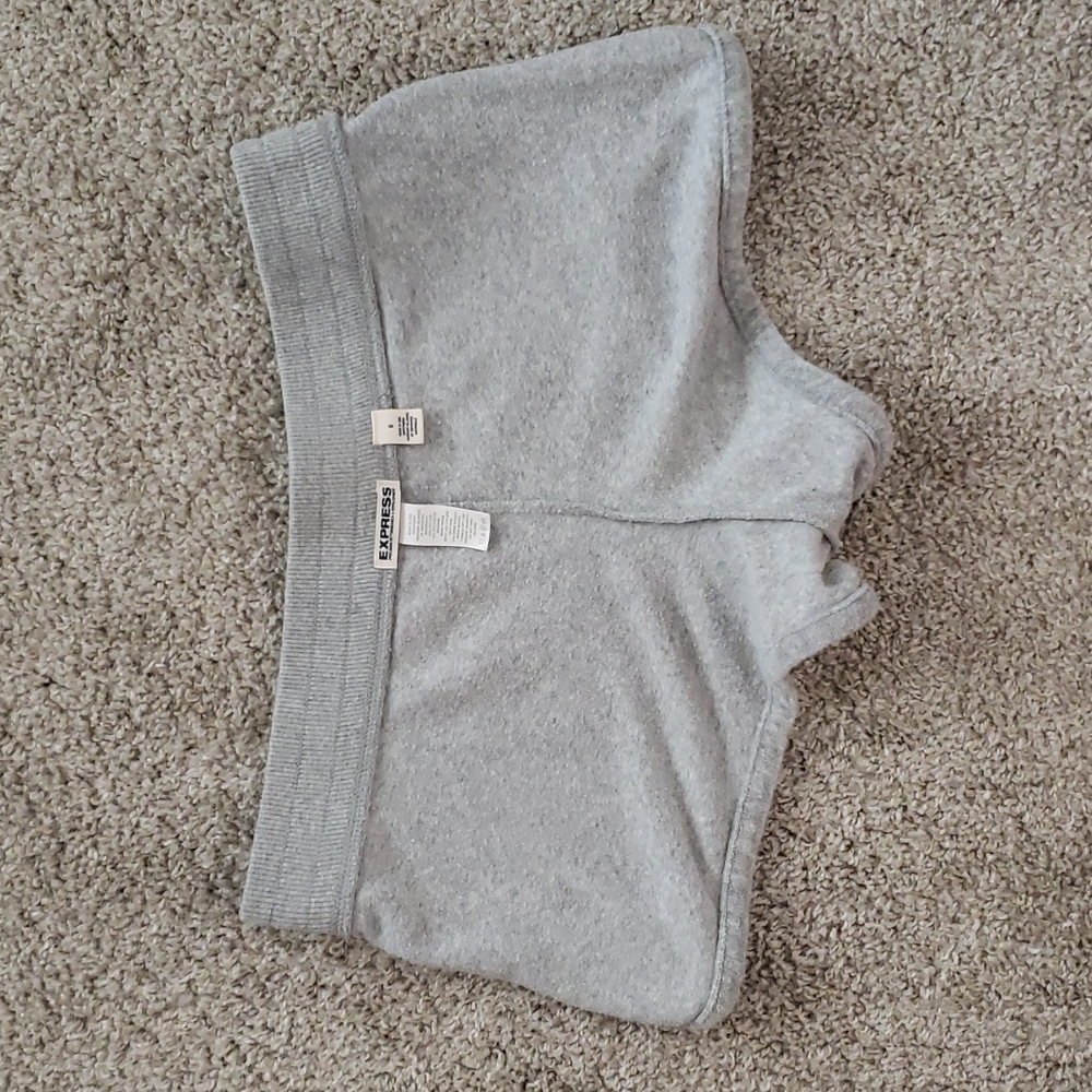 EXPRESS TERRYCLOTH SHORTS IN SIZE S - Picture 3 of 4